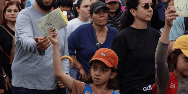 Sale manifestación rumbo a Cada Jalisco para exigir agua limpia