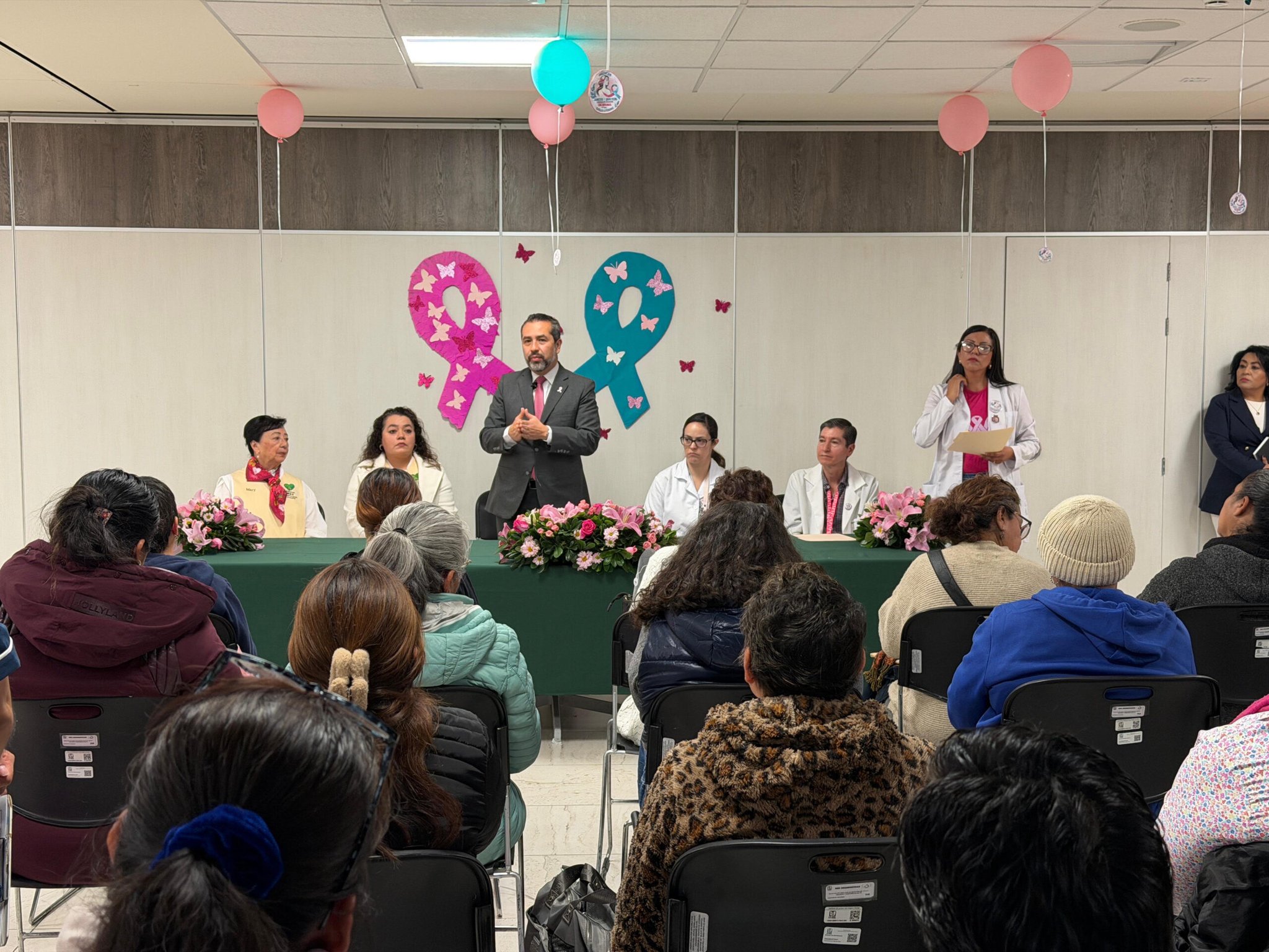 Entrega IMSS Hidalgo 100 kits con prótesis mamarias artesanales en Pachuca
