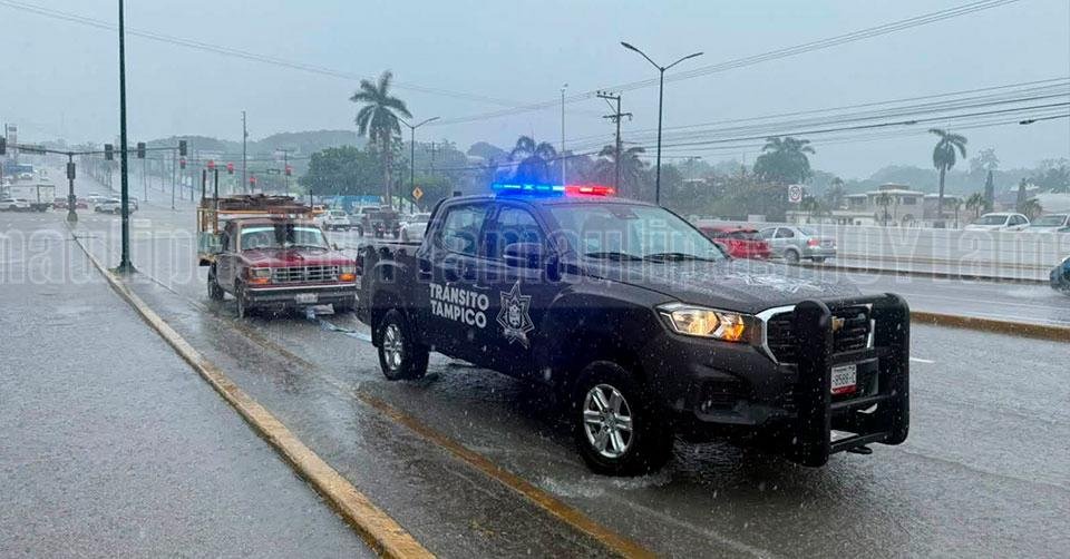 Operativo de apoyo por lluvias en Tampico: Precaución al circular