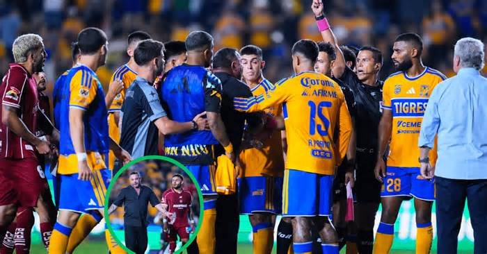 Turco Mohamed estalla ante Tigres, pierde el liderato con Toluca y protagoniza un escándalo.