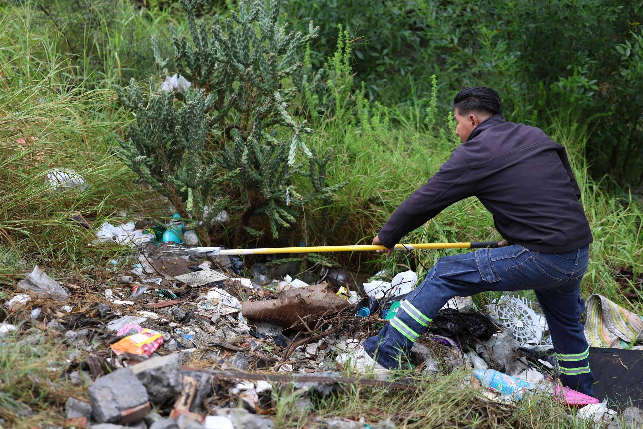 Javier Díaz redirecciona recursos para rehabilitar calles en Saltillo