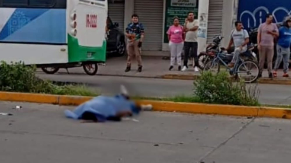 Motociclista pierde el control y muere en bulevar Los Reyes, Irapuato