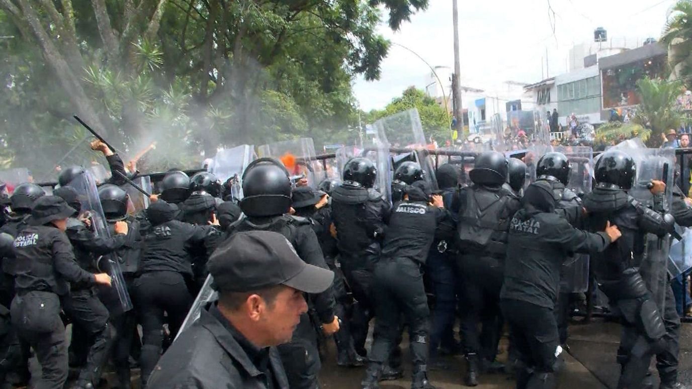 Trasladan a Puente Grande a 7 Detenidos Durante Manifestación por el Agua en Guadalajara