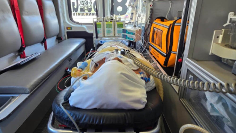 Hombre se desmaya, se fractura el cráneo y lo intuban, en Silao