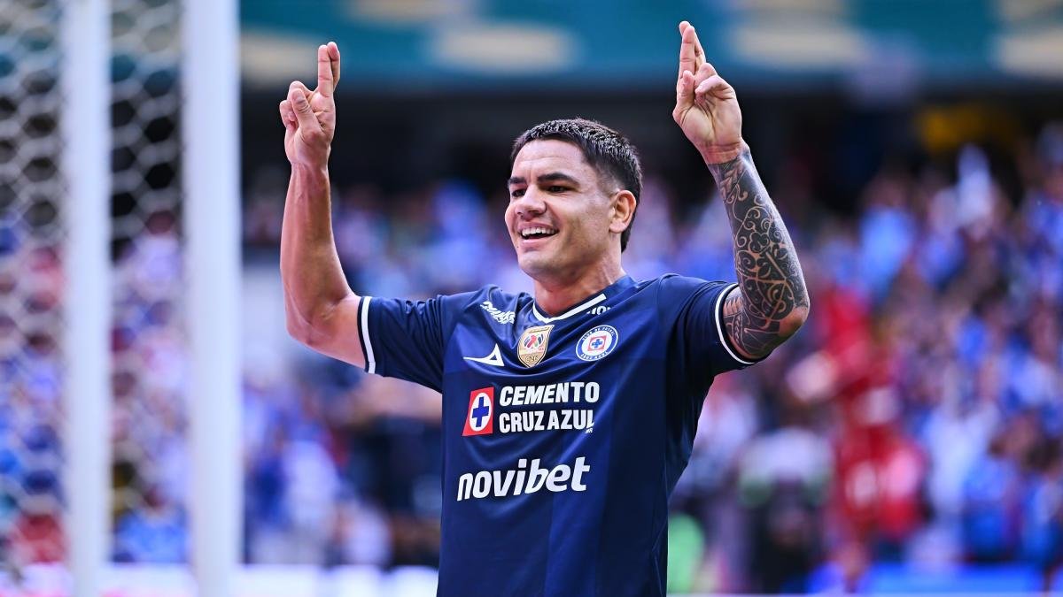 La promesa que el Toro Fernández cumplió a un joven aficionado de Cruz Azul tras su gol ante Toluca