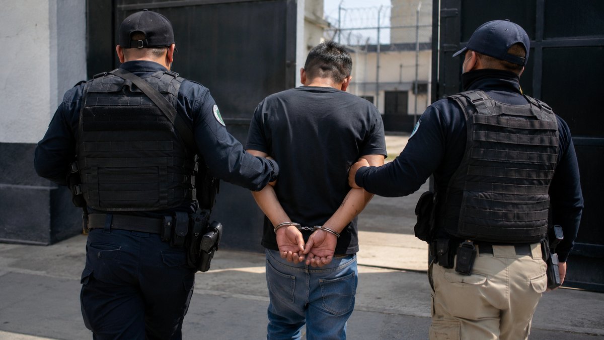 Cae presunto implicado en secuestro y asesinato de tres personas en Morelia en Villas del Pedregal