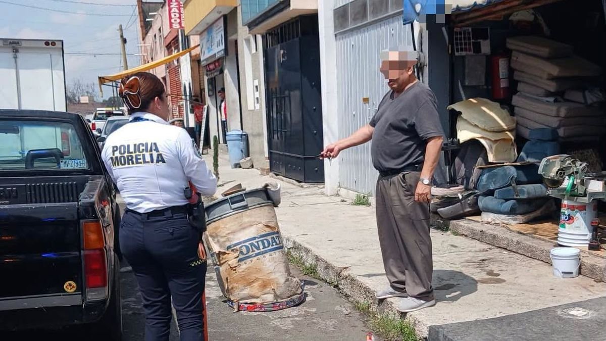 Retiran obstáculos en calle Luis de León Romano de Morelia