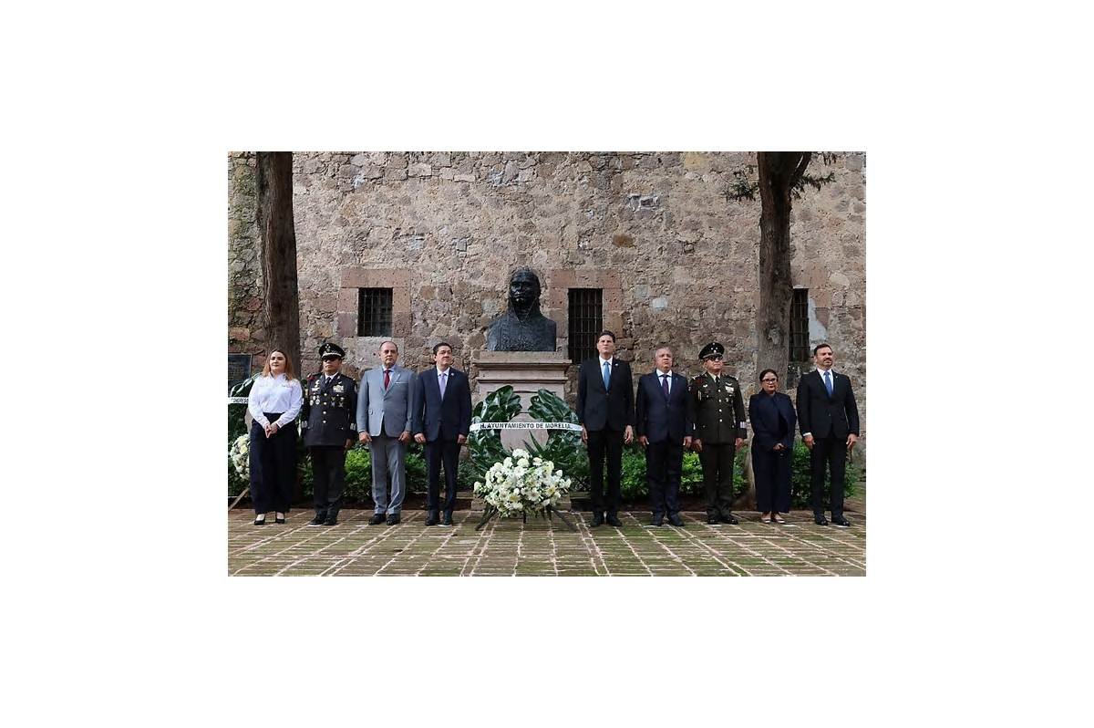 Morelia conmemora a Morelos; Gobierno de la República, ausente en el acto solemne