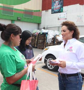 Adriana Meza inicia en San Juan del Río el recorrido de su segundo informe legislativo