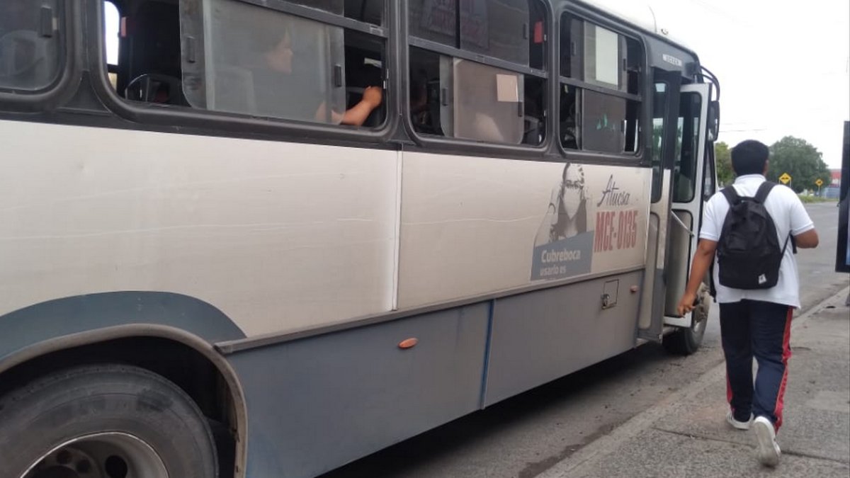 Camiones tardíos y unidades deterioradas: usuarios de Celaya cuestionan posible alza a la tarifa