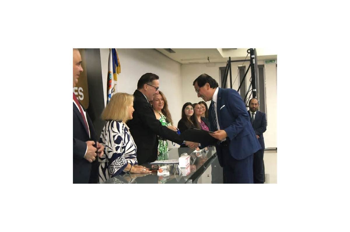 Reconocen a Heraldo Radio Monterrey con la presea Constantino de Tárnava