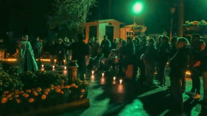 Entre leyendas, tumbas y personajes históricos, arrancan recorridos nocturnos en el panteón de La Soledad en Toluca
