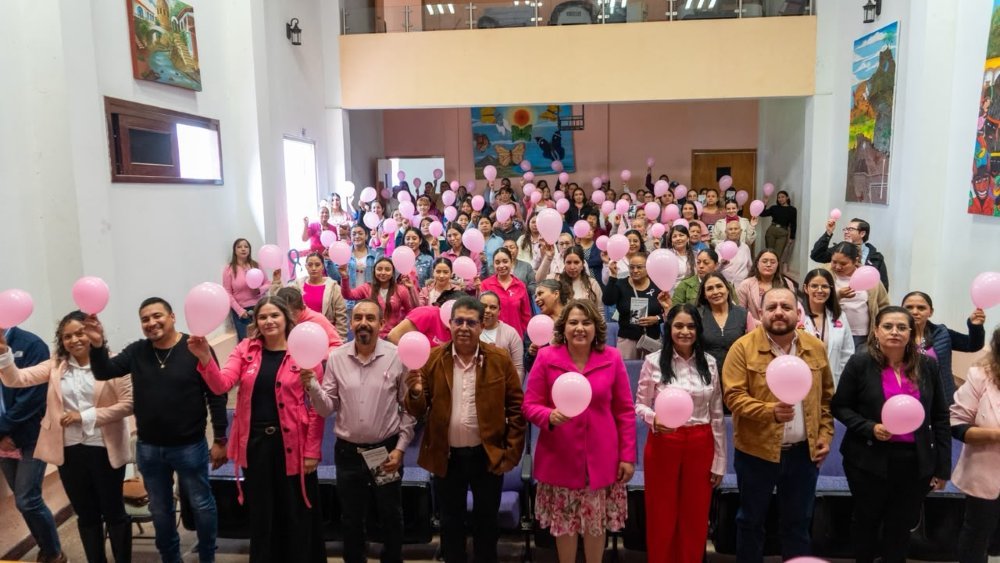 Huanímaro conmemora lucha contra el cáncer de mama con taller de prevención