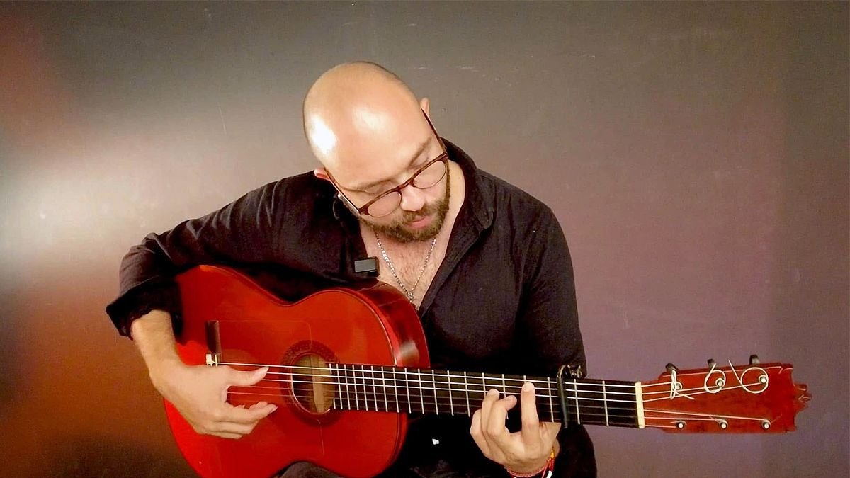 Edgar González llevará “Seis veces uno” y la guitarra flamenca a La Paz