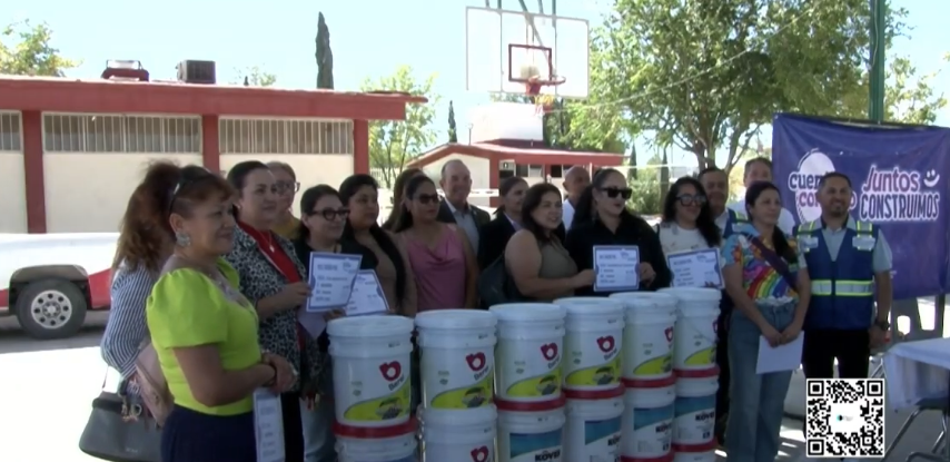 Entregan material para reparar 10 escuelas tras lluvias en Ciudad Juárez