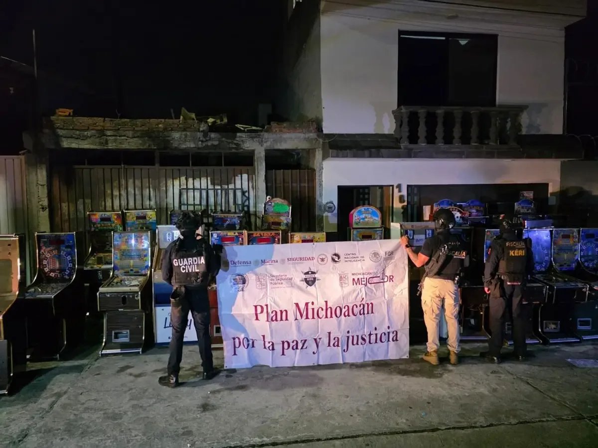 Aseguran 29 máquinas tragamonedas en Morelia tras cateo