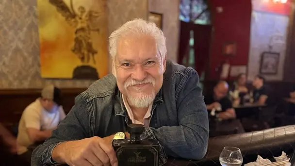 El "Cochiloco" en Sonora: Joaquín Cosío visita emblemático bar de Hermosillo