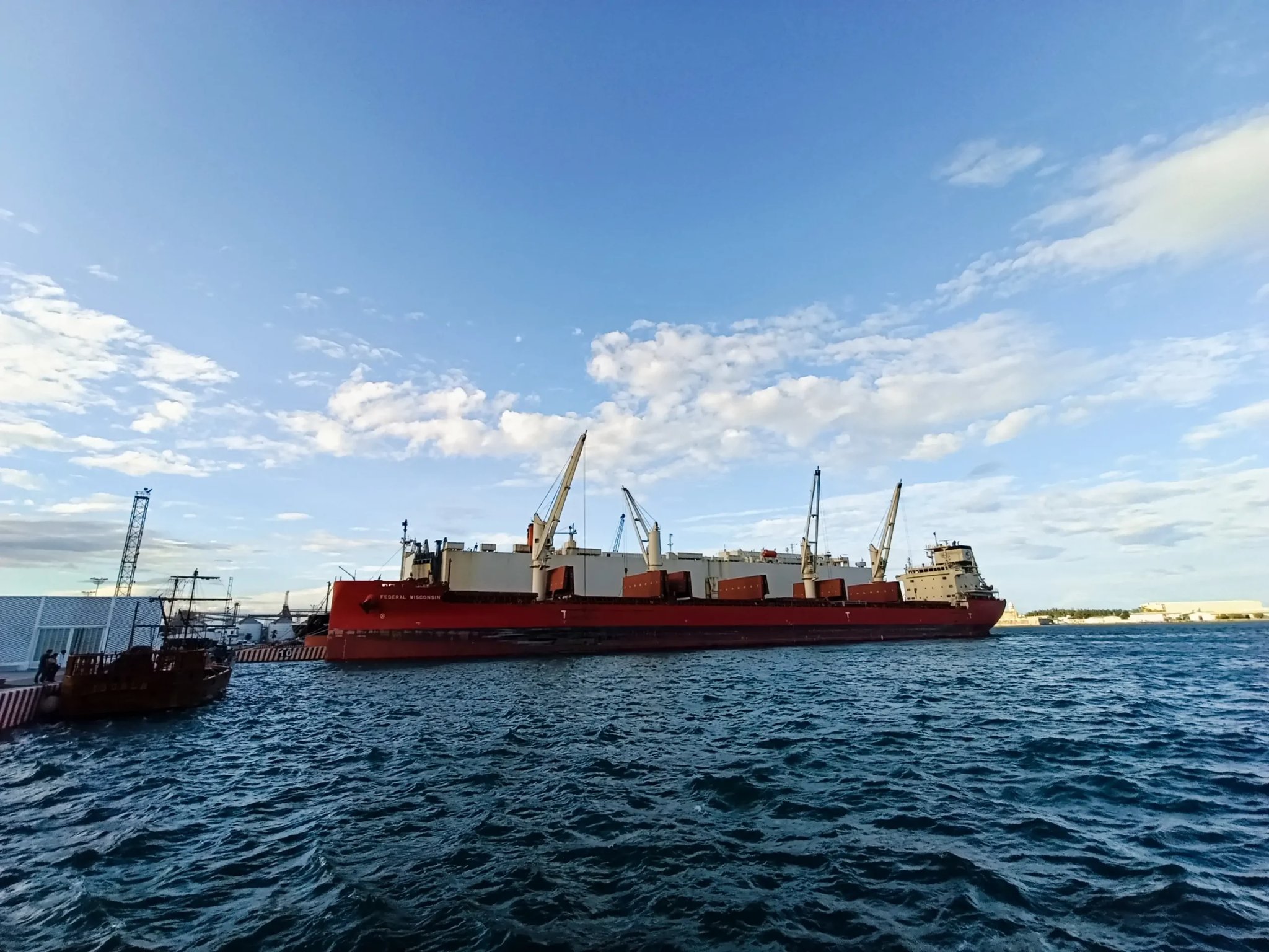 Reabren a la navegación el puerto por mejora en clima