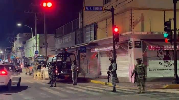 Ataque armado en bar de Irapuato deja dos muertos y cuatro heridos; agresores huyeron en motocicletas