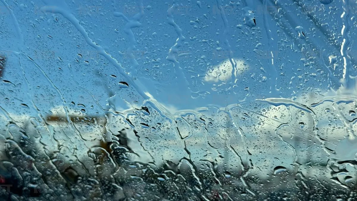 Sorprende lluvia repentina en el sur de Ciudad Juárez