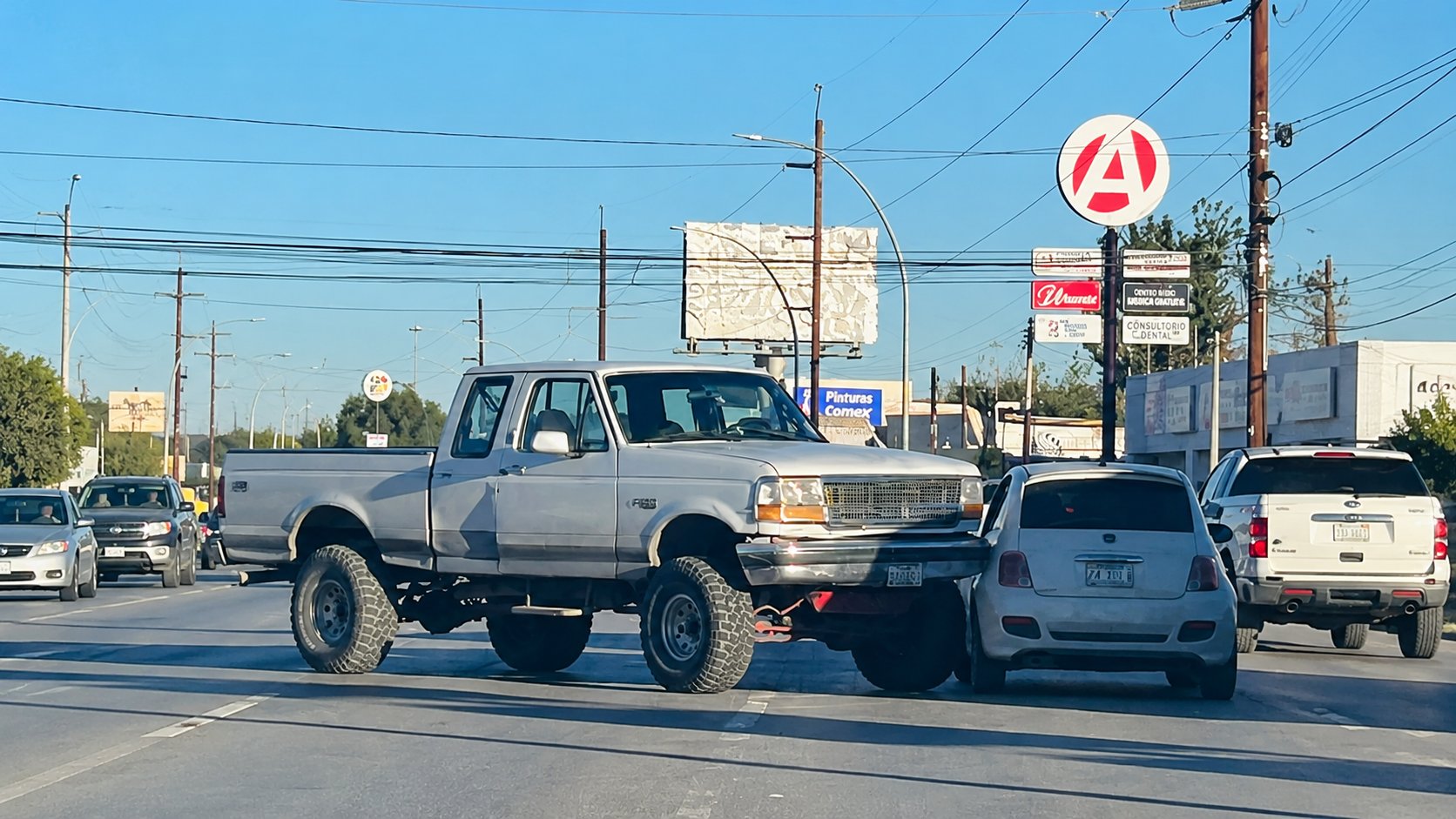 Choque se registra en Gómez Morín de Ciudad Juárez