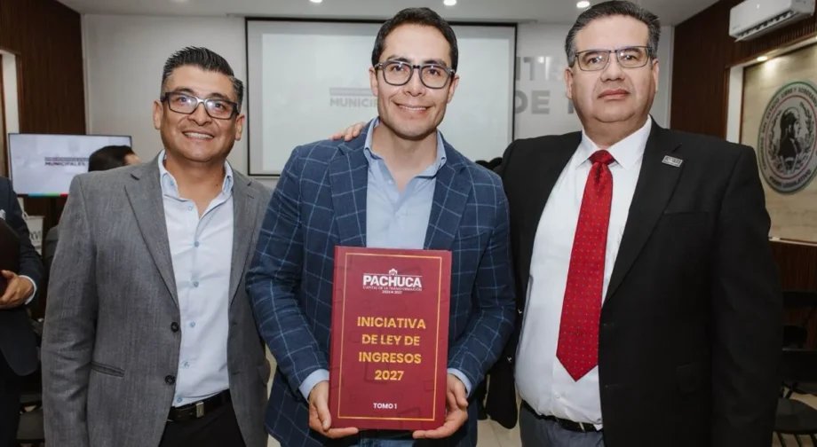Avanza Ley de Ingresos 2027 de Pachuca; Jorge Reyes entrega propuesta al Congreso