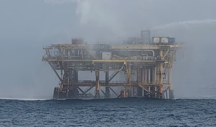 Pemex sofoca incendio en la plataforma Abkatún-H en Campeche