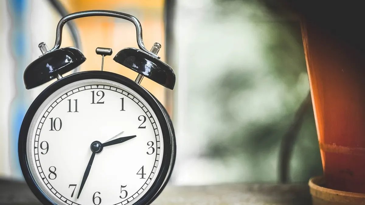 Atrasarán relojes una hora este domingo en Ciudad Juárez