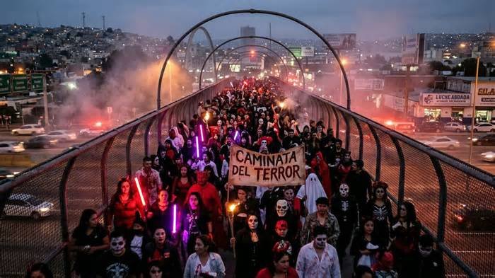 Convocan a 'caminata del terror' en el puente más polémico de Tijuana: esto exigen los ciudadanos