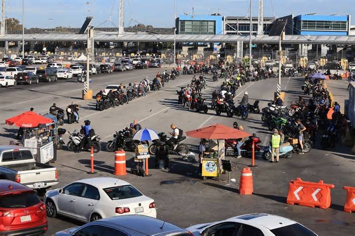 Tijuana pide cambios en carril exclusivo para motocicletas en garita de San Ysidro