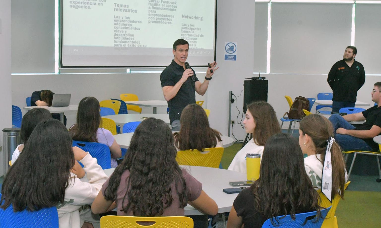 Gobierno de Hermosillo promueve emprendimiento e innovación entre universitarios