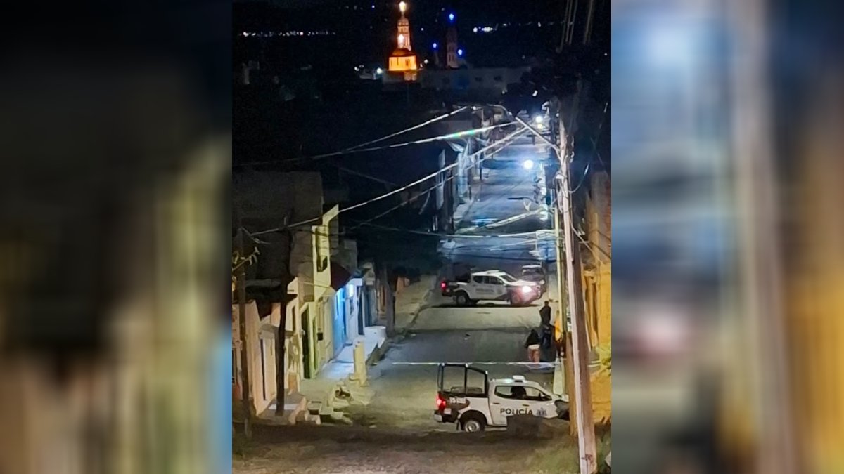 Atacan a balazos a policías en Valle de Santiago; agresores huyen y abandonan armas y motocicleta robada
