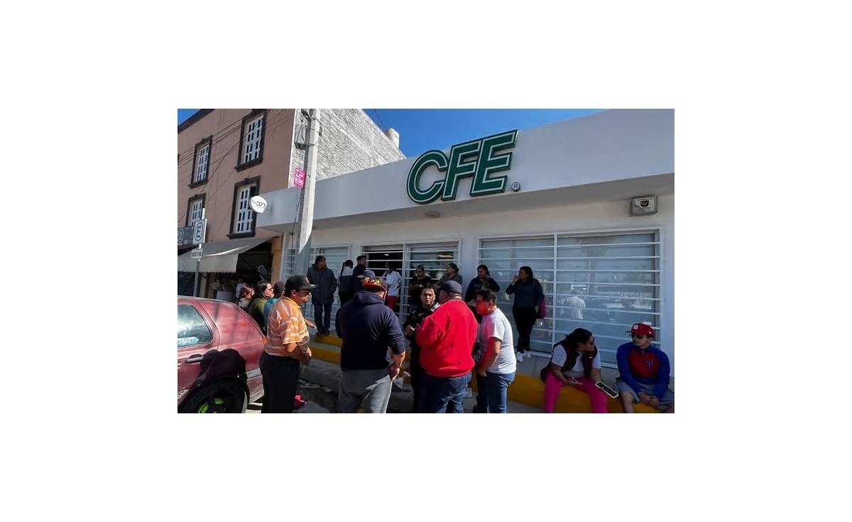 Protestan por apagones en fraccionamiento de Guanajuato; CFE señala construcción masiva de casas