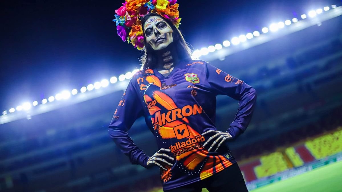 Atlético Morelia se viste de Día de Muertos y presenta su jersey especial con pétalos de cempasúchil