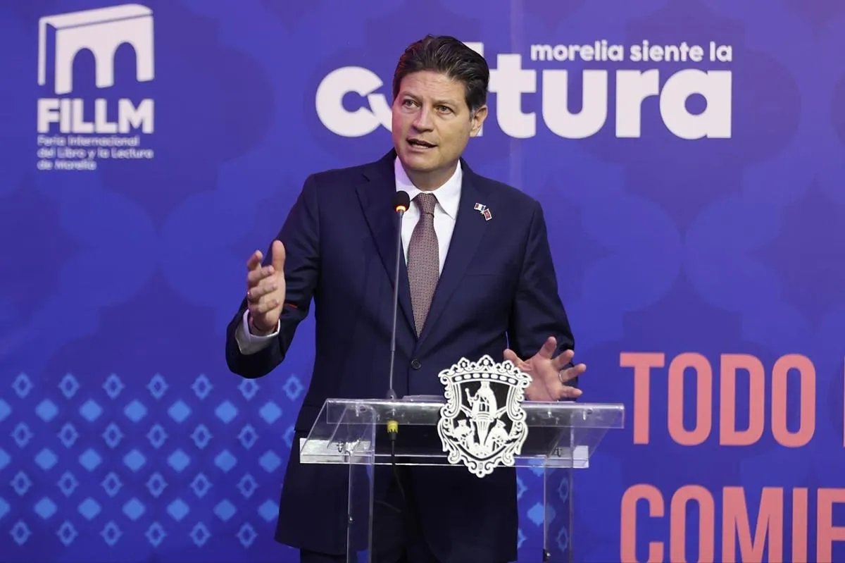 Plantea Alfonso llevar Feria del Libro de Morelia a un espacio cerrado