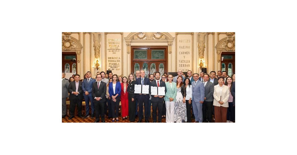 Pepe Chedraui firma alianza con UPAEP en favor de estudiantes de Puebla
