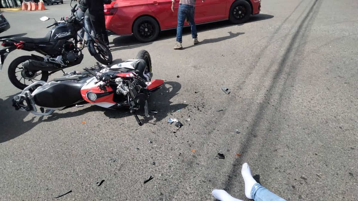 Reportan motociclista arrollado en el Libramiento de Morelia, cerca de avenida Periodismo