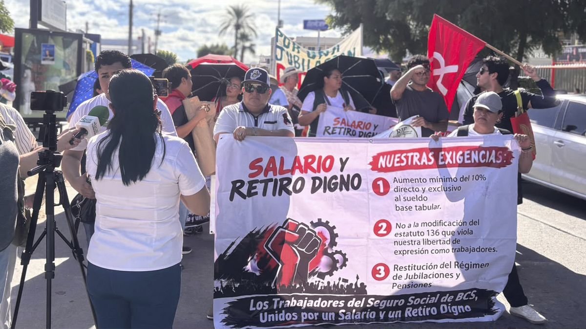 Megamarcha del IMSS en La Paz: Rechazan aumento del 8%