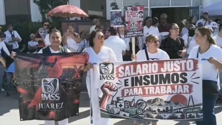 Marchan trabajadores del IMSS en Ciudad Juárez; exigen mejores condiciones laborales