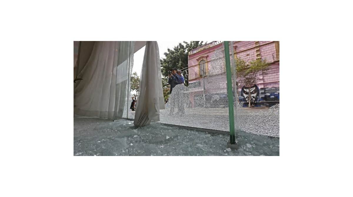 Jalisco pide ayuda para reconocer a manifestantes que vandalizaron el Palacio de Gobierno