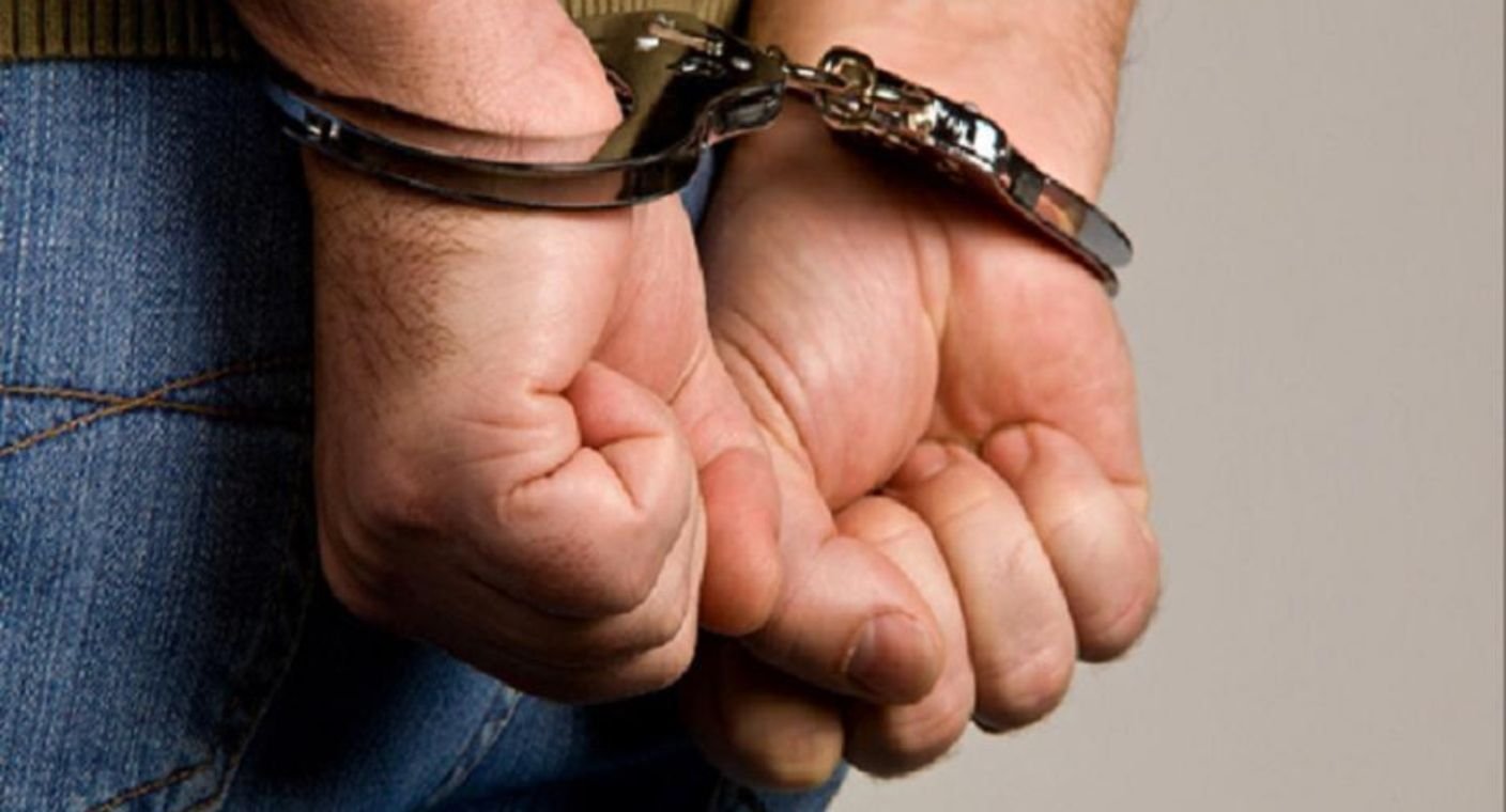 Arrestan a hombre por golpear con una tabla a su hija de 16 años y agredir a su esposa en Hermosillo