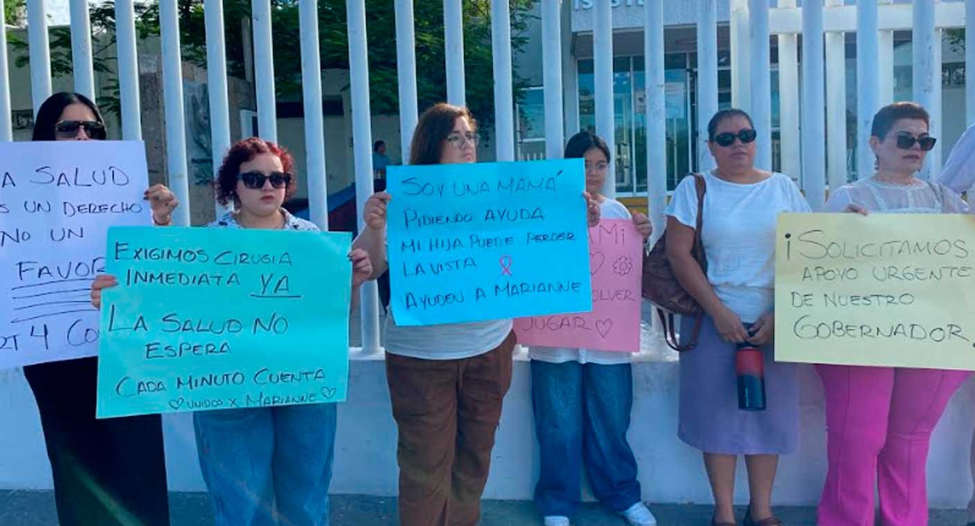 Familiares de joven Marianne protestan frente al Hospital del ISSSTE en Hermosillo; exigen cirugía urgente para evitar que pierda la vista