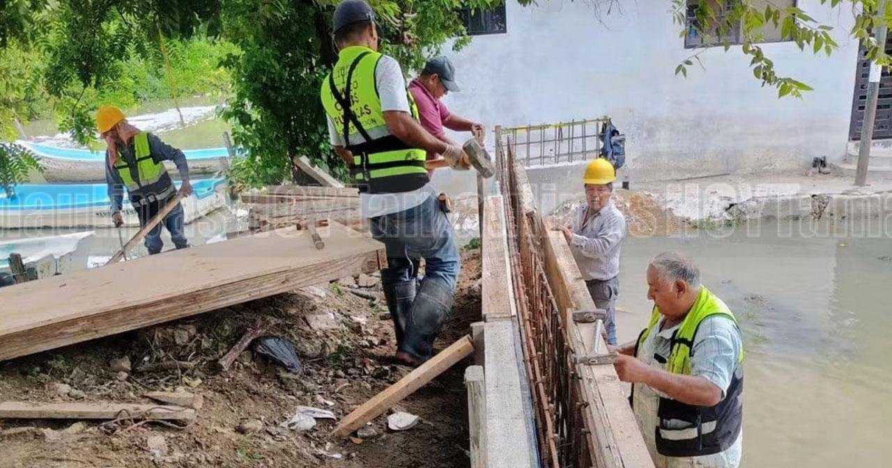 Refuerzan dique contra inundaciones en la Moscú de Tampico