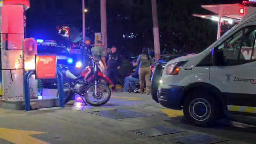 Hombre de Monterrey se arroja de auto en movimiento en Zapopan tras amenaza de chofer de aplicación