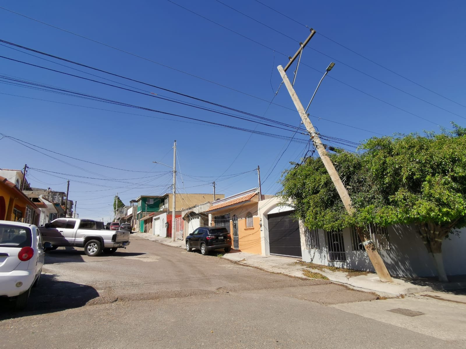 Sin luz y sin agua colonias de Tijuana por vientos de Santa Ana
