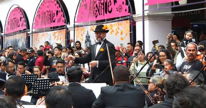 OFiT conquista al público de la Feria del Alfeñique 2026 en Toluca